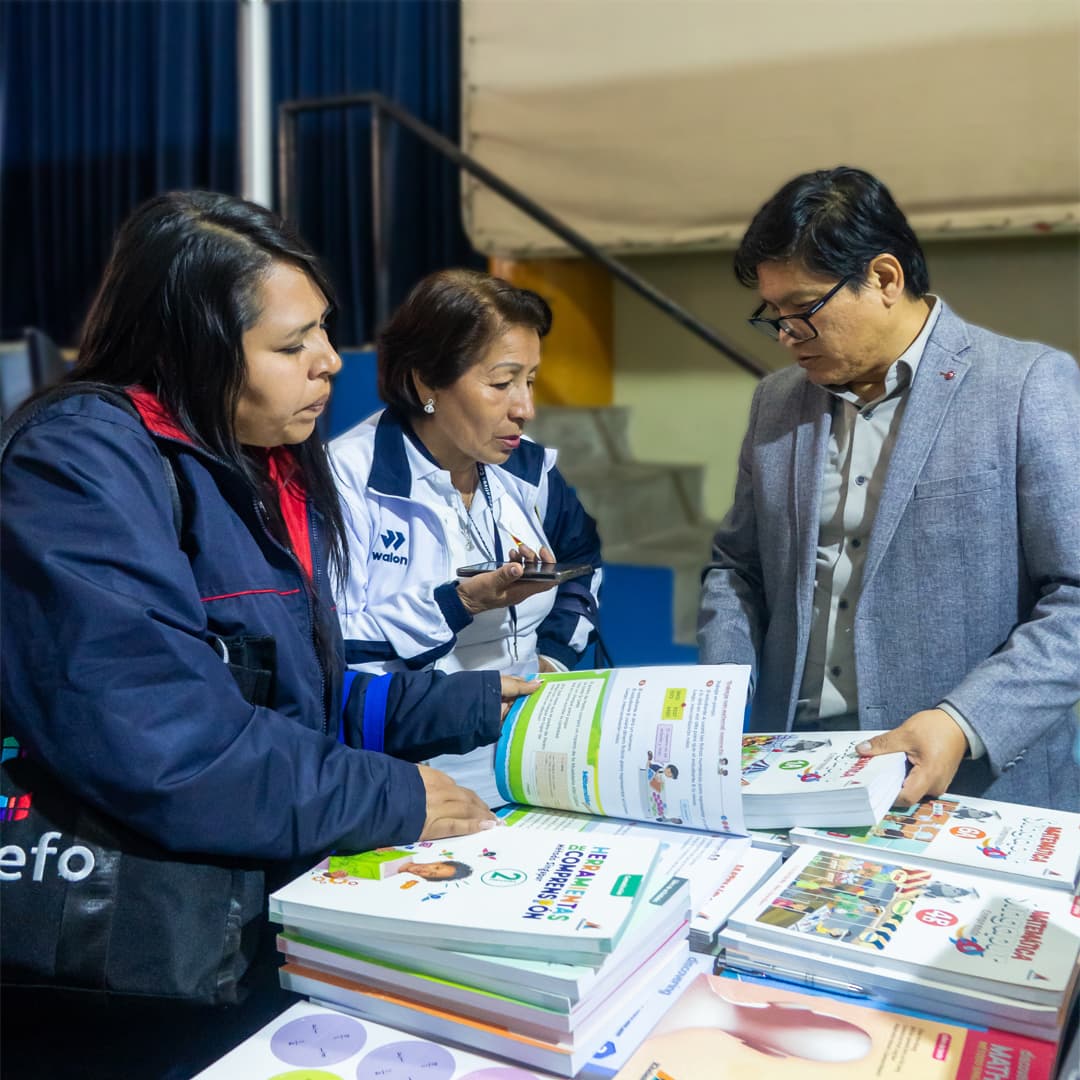 Estudiantes aprendiendo con el Método Singapur